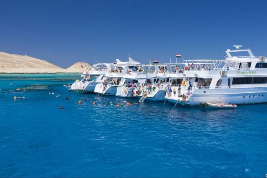 Luxury Snorkeling Trip to Ras Mohamed and White Island from Sharm